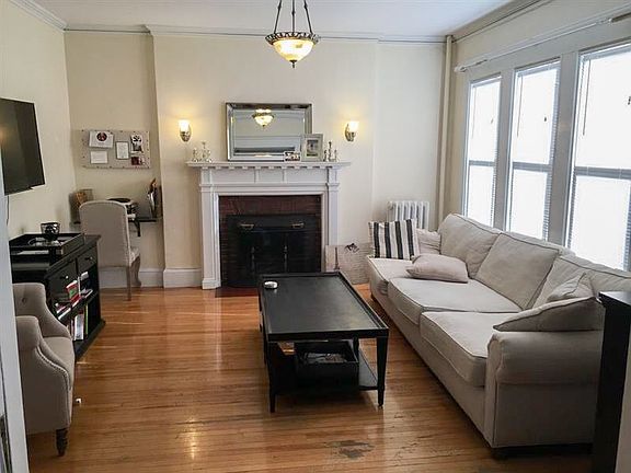 2nd image of 84-86 Prescott St #2