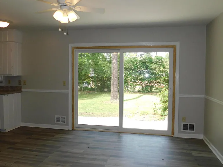 2921 Stratford Dr — Photo 6