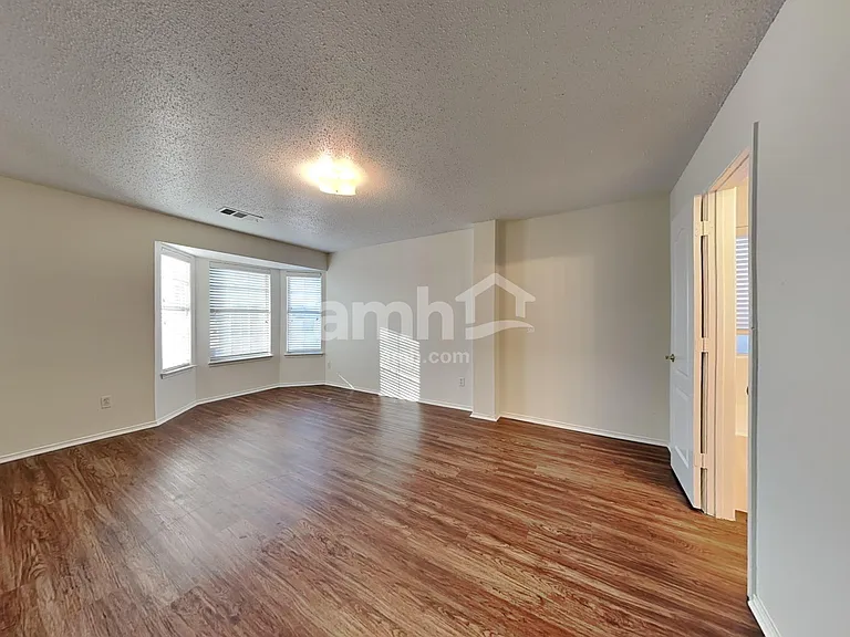 717 Timber Trl — Photo 14