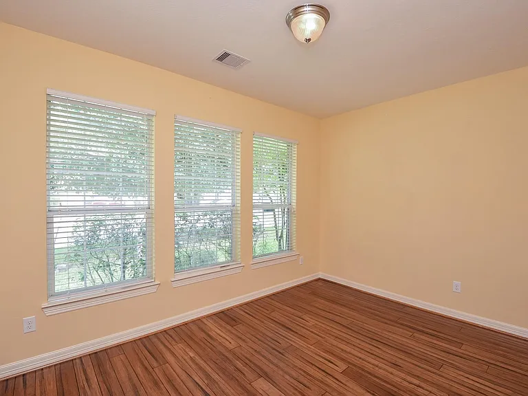 25203 Oak Villa Dr — Photo 8
