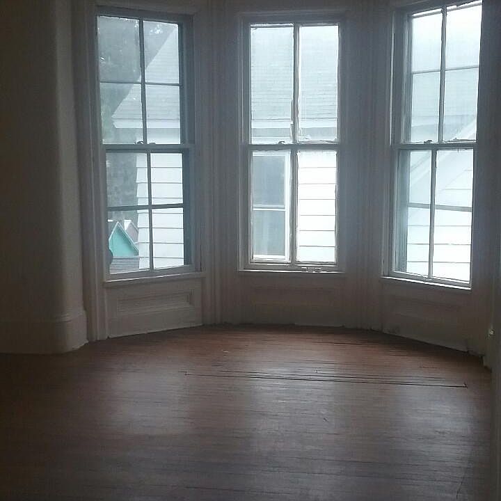 1st image of 224 Beecher St #Upstairs