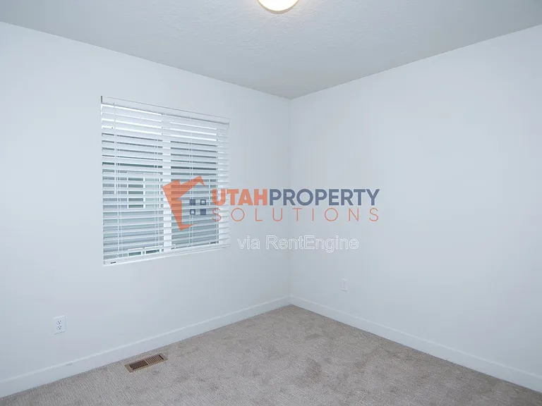 963 W 540 S — Photo 17