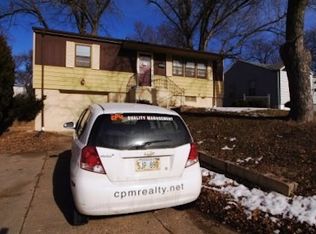 8016 Park Dr, Ralston, NE 68127