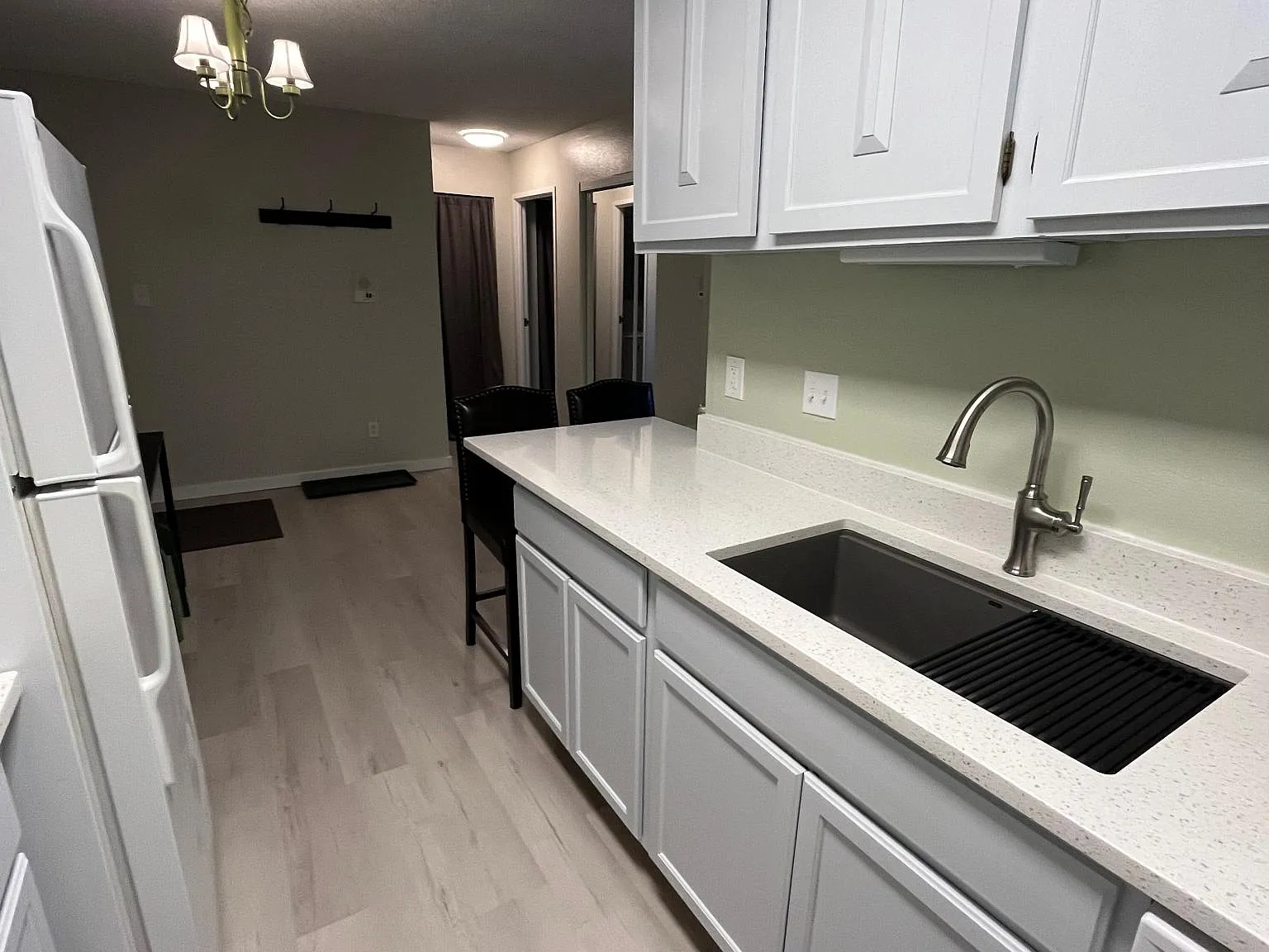 1150 Golden Cir — Photo 3