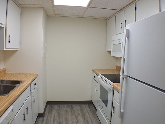 5th image of 206 W Division St APT D
