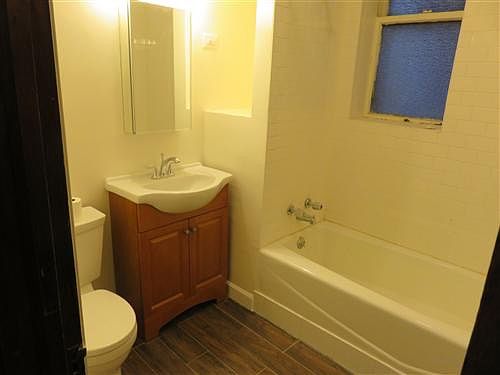2nd image of 2107 N Richmond St #2M