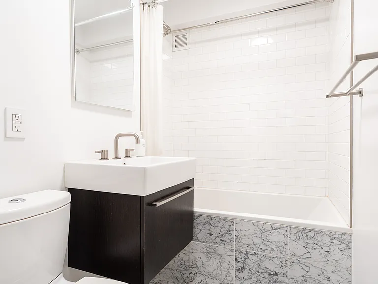 420 E 64th St #W6A — Photo 7