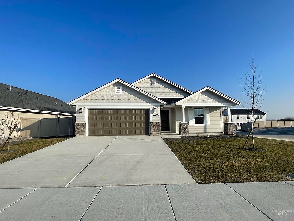 1st image of 19280 Geneva Way