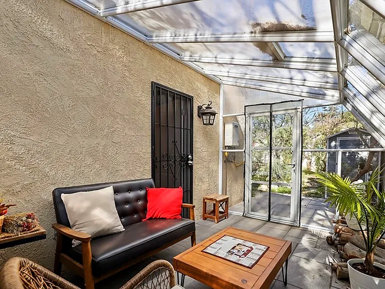 Private Atrium.