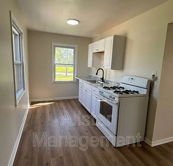 936 S Central Dr — Photo 18