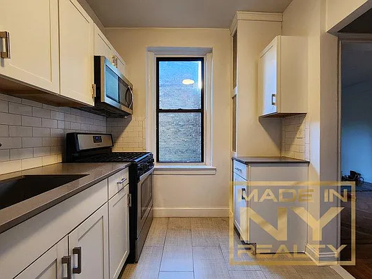 Rented by Made In NY Realty | media 9