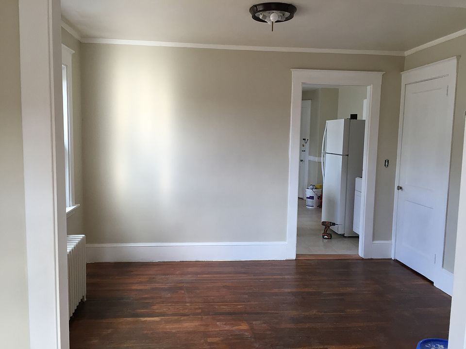 2nd image of 50 Louis St #3