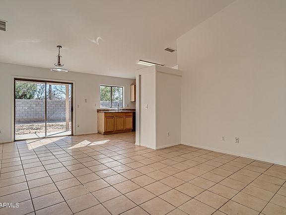 5th image of 5405 W Huntington Dr