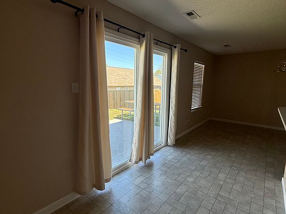 4th image of 2409 Tamjo Dr