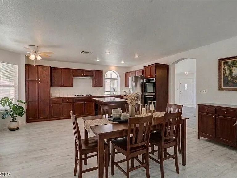9712 Peacock Hill Cir — Photo 28