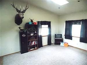 5th image of 13 Bruce Ln
