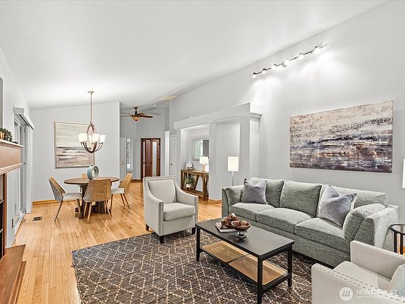 3rd image of 4227 Stonebridge Way