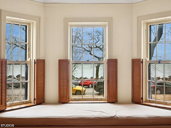 5th image of 576 Sheridan Sq APT 1