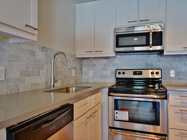 2043 Sul Ross St #4 — Photo 6