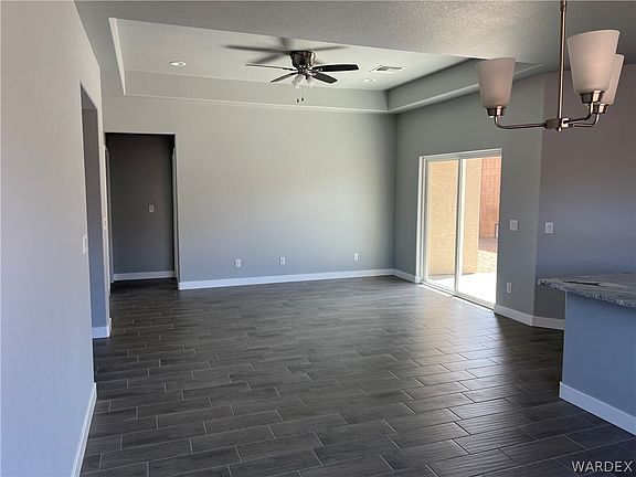 2nd image of 824 Vista Grande Drive