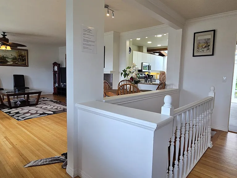 638 Elstree Pl — Photo 4