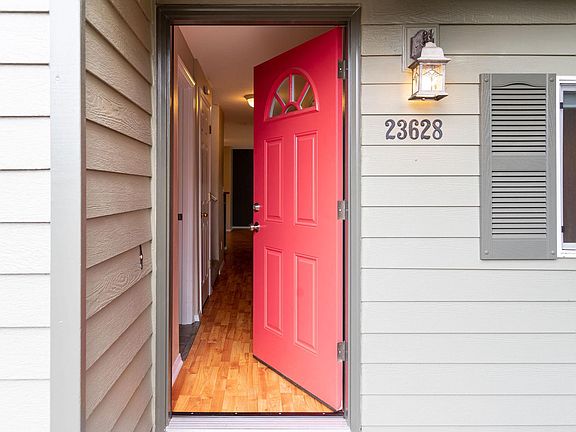 Welcome to the home through the main door