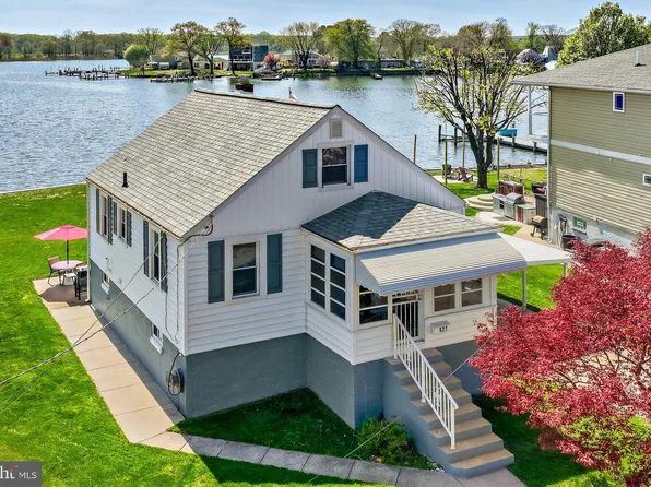 127 Bayside Dr, Baltimore, MD 21222