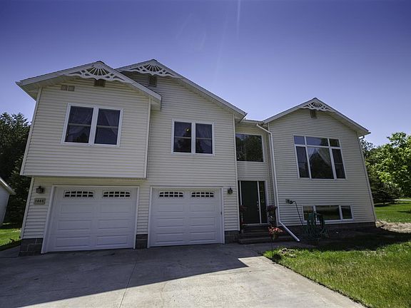3rd image of 1005 9th Ave