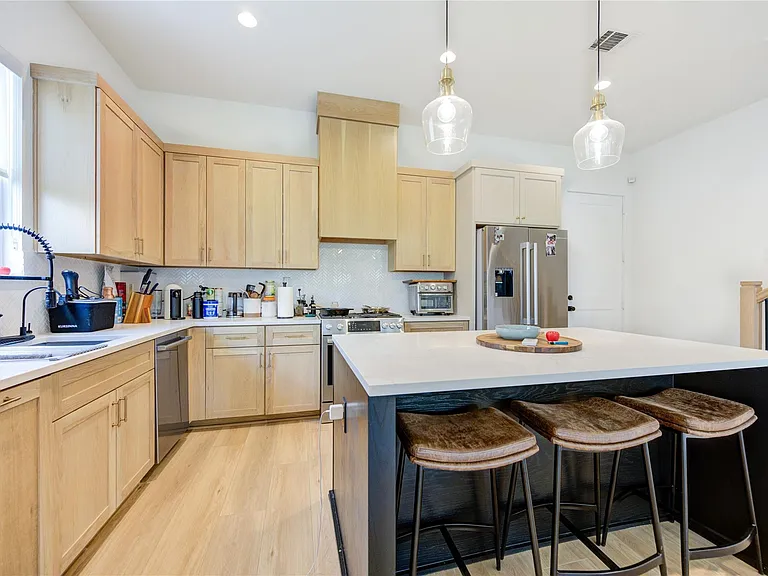 18 Sidney St #A — Photo 11