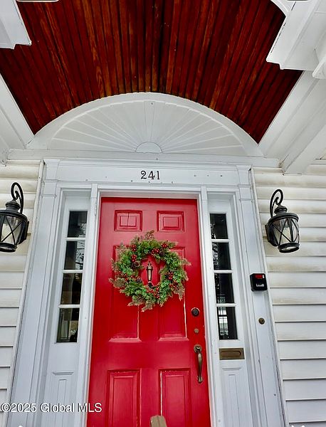 3rd image of 241/243 Caroline Street