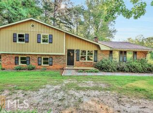 15 Hyde Cir, Newnan, GA 30263