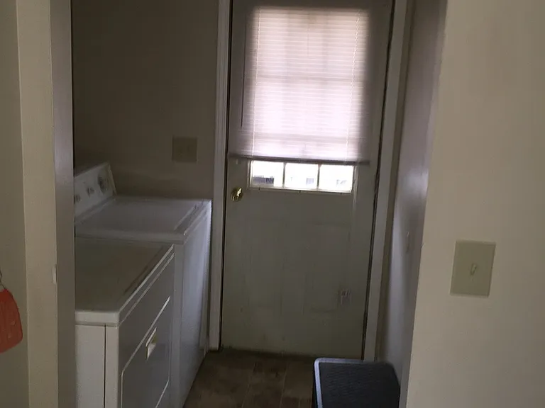 190 Susie Pl — Photo 5