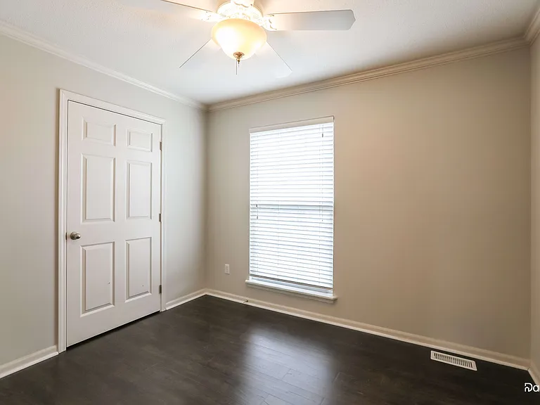 8116 N Spruce Ave — Photo 10