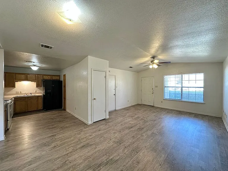 408 Alpine St — Photo 4