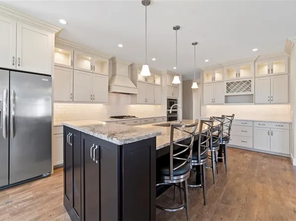 107 Chickadee Ln, South Kingstown, RI 02879