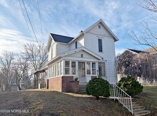 627 Wallace Ave, Bowling Green, OH 43402