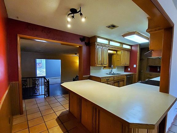 3rd image of 418 NW 56th St