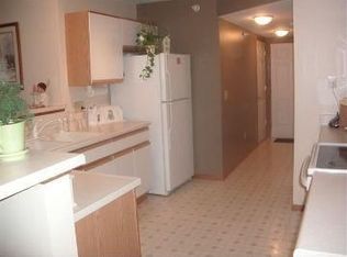 3828 Creek Hill Dr, Bettendorf, IA 52722