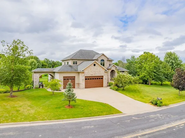 1919 Corinth Dr, Sun Prairie, WI 53590