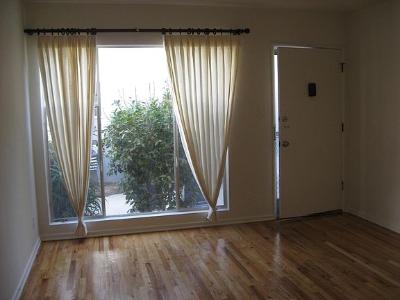 4th image of 1335 N Vista St #4