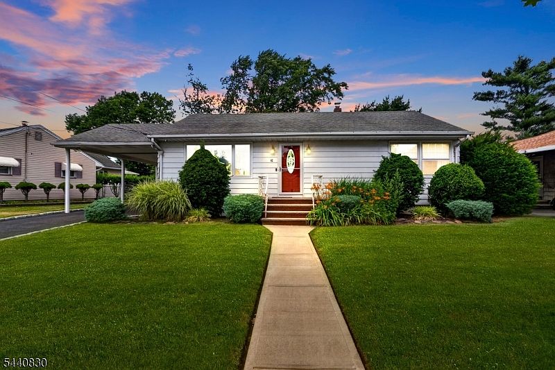 1st image of 42 Donnalin Pl