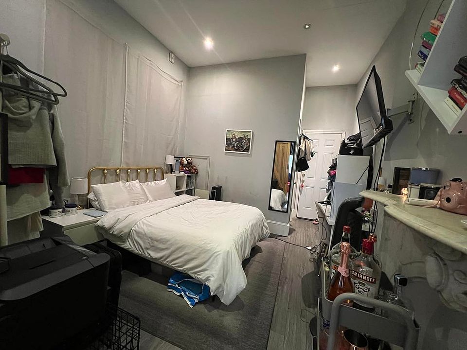 1st image of 1713 W Oxford St APT 1F