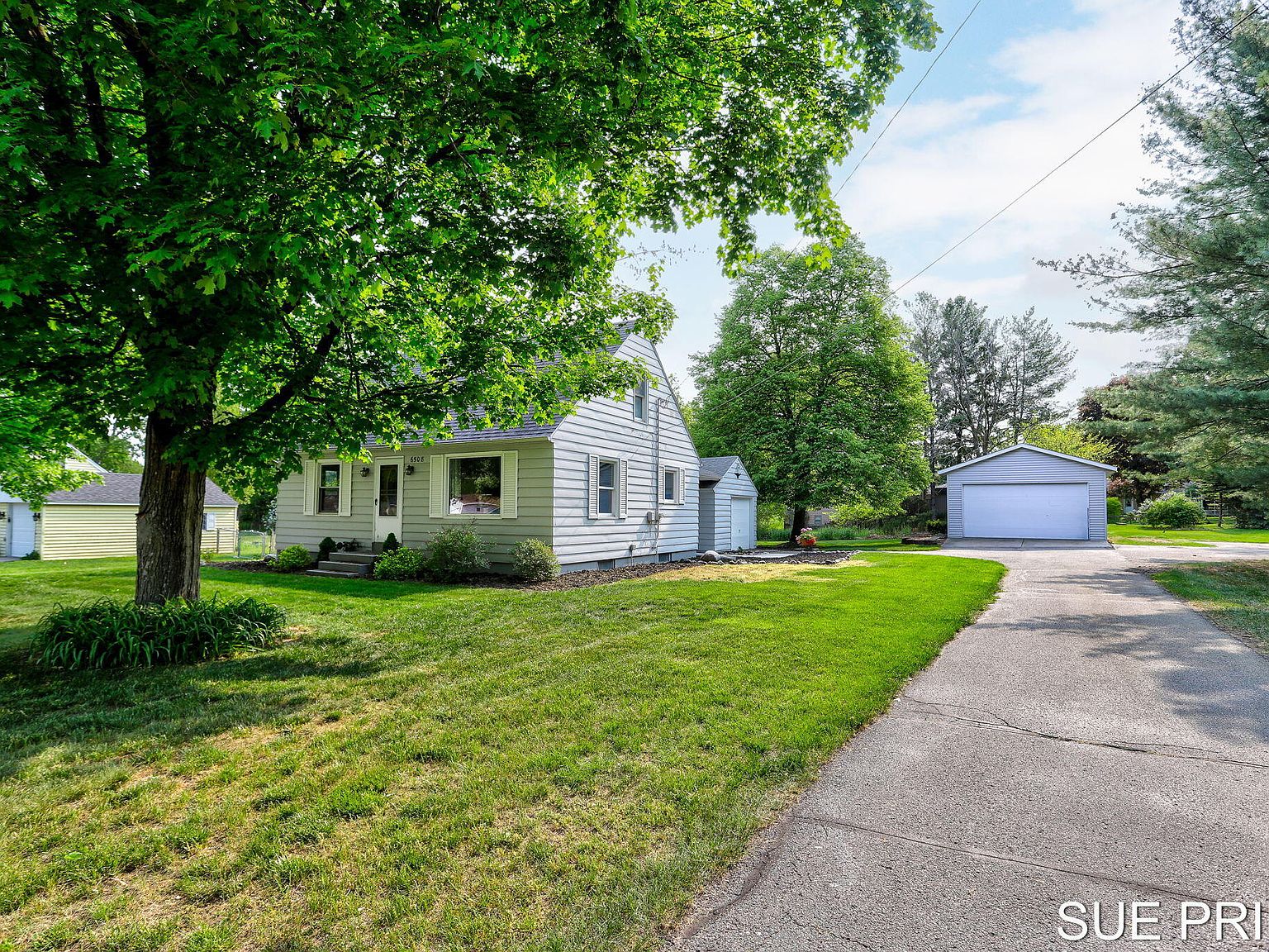 6508 8th Ave SW, Grandville, MI 49418 | Zillow