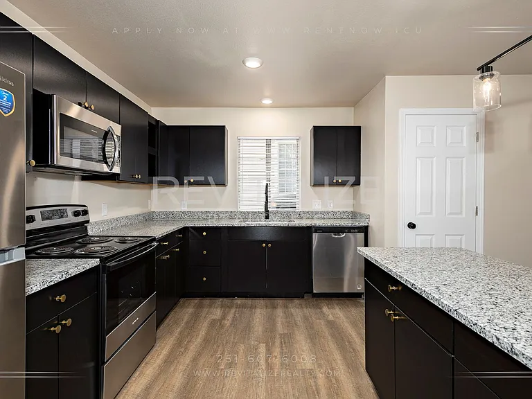 1704 McGill Ave — Photo 8