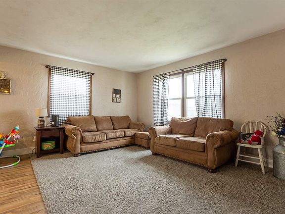 4th image of 117 Kellie Ct
