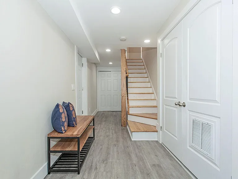2389 3rd St — Photo 36