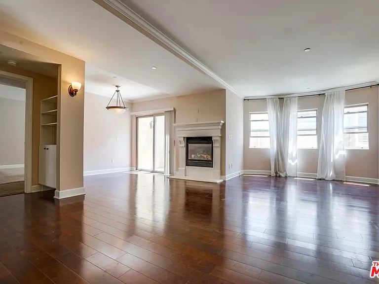 1522 Amherst Ave #402 — Photo 6