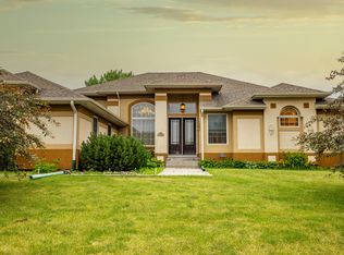 901 Estates Dr, Wagner, SD 57380