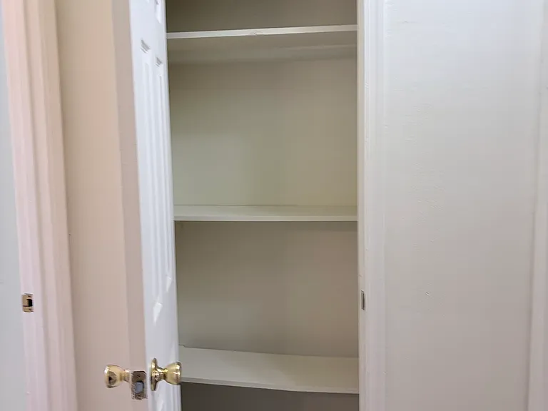 439 Orange St SE — Photo 3