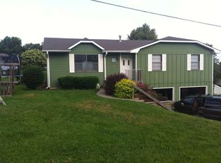 802 N 1st St, Wathena, KS 66090